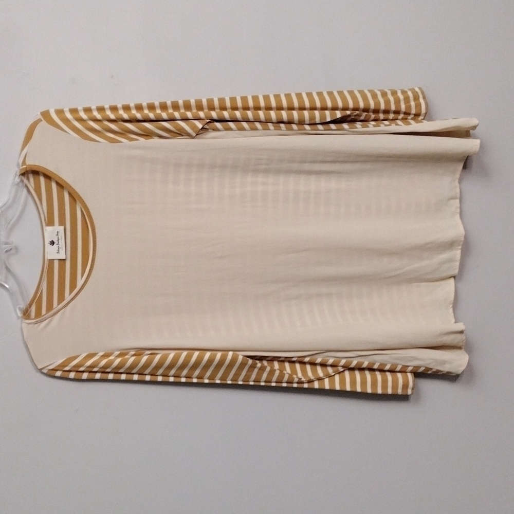 Betsey's Boutique Shop Long Sleeve Top Size Medium